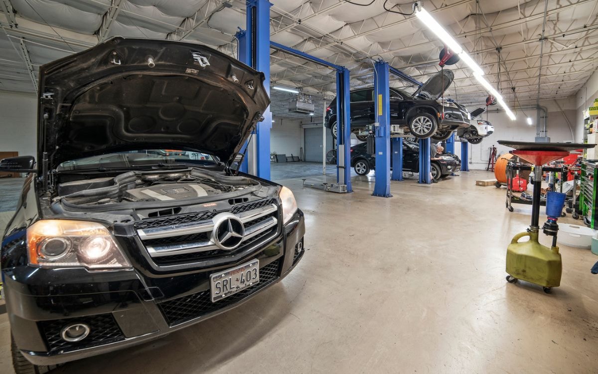 White Oak Mercedes workshop